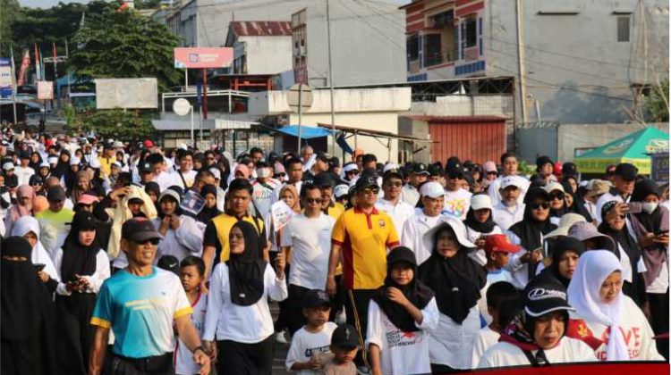 HUT Sulsel ke- 355, Ribuan Warga Lutim Ikut Jalan Santai