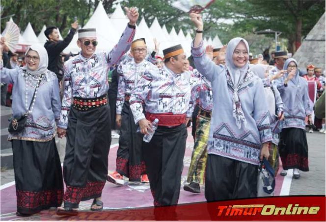 
					Lutim Ikuti Kirab Budaya HUT Sulsel ke-355, Jayadi Nas : Kita Sangat Kompak