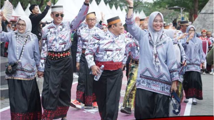 Lutim Ikuti Kirab Budaya HUT Sulsel ke-355, Jayadi Nas : Kita Sangat Kompak