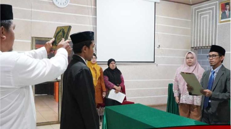 Bawaslu Luwu Timur Lantik PAW Panwas Tomoni