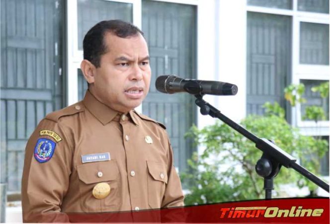 
					Jayadi Nas Pimpin Apel : Dorong Pelayanan Optimal dan Penyelesaian Tugas Akhir Tahun