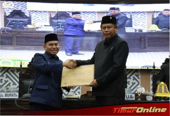 
					Pjs Bupati Lutim Sampaikan Jawabannya Atas Pemandangan Umum Fraksi DPRD Terhadap Ranperda APBD 2025