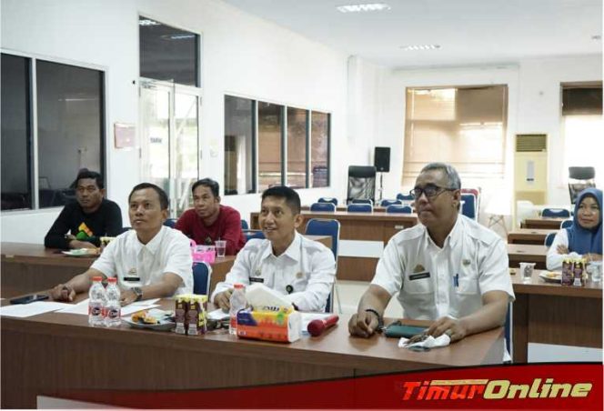 
					Distransnaker Lutim Ikuti Kick off Pembahasan Potensi 153 Kawasan Transmigrasi Secara Virtual