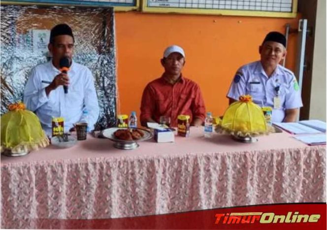 
					Anggota DPRD Lutim Dialog Bersama Kades Terkait Pemgelolaan Sampah