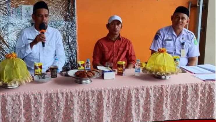 Anggota DPRD Lutim Dialog Bersama Kades Terkait Pemgelolaan Sampah