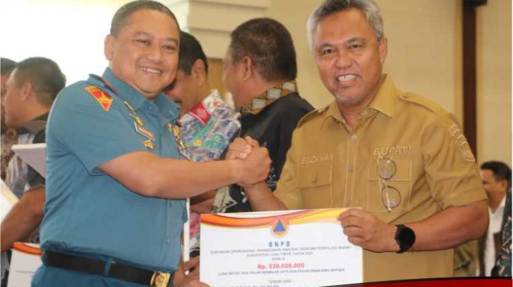 Pemkab Lutim Terima DSP dan Bantuan Logistik Dukungan Operasional Penanganan Tanggap Darurat Bencana