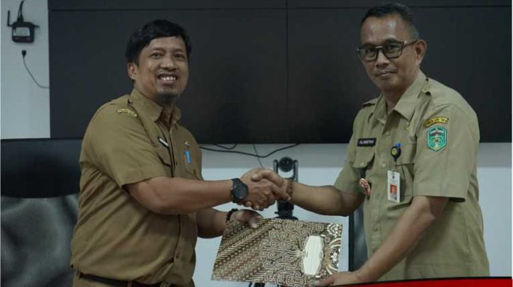 Muhammad Safaat DP Resmi Pimpin Dinas Kominfo-SP Lutim, Siap Jalankan Arahan Bupati