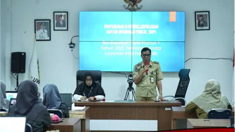 PPID Luwu Timur Matangkan Persiapan Monev KIP 2025, Dibimbing Camat Tomoni Timur