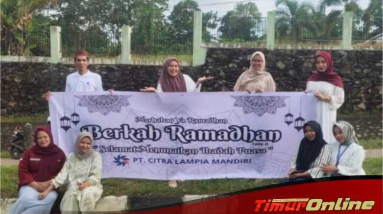 Ramadhan Penuh Berkah, PT. CLM Bagi Takjil