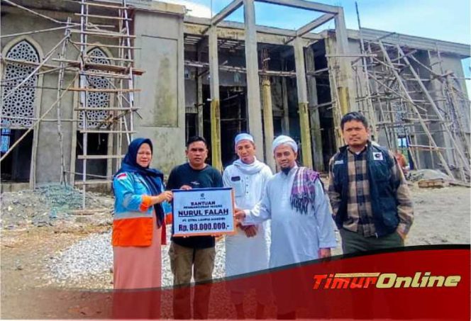 
					CLM Serahkan Bantuan Uang Tunai Untuk Pembangunan Masjid di Desa Harapan