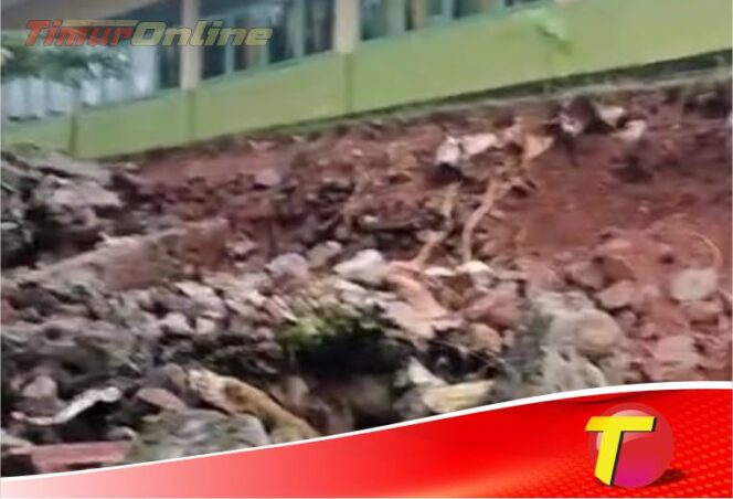 
					Pagar SDN 209 Mantaipi Tawakua Ambruk