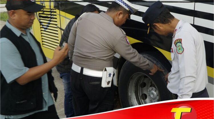Sikapi Maraknya Lakalantas, Satlantas Polres Lutim Lakukan Pengecekan Kelaikan Angkutan dan Sopir