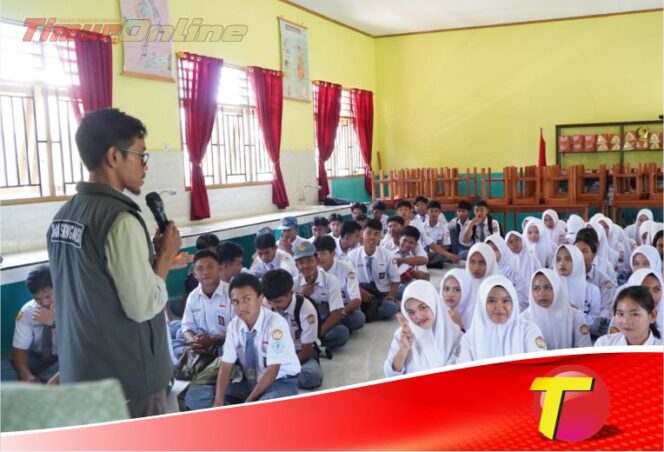 
					Bawaslu Lutim Bekali Gen Z Prinsip Dasar Demokrasi Yang Sehat