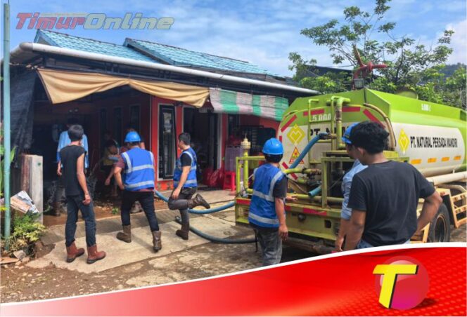 
					Pasca Banjir, PT. PUL Turunkan Water Tank Bantu Warga Bersihkan Rumah