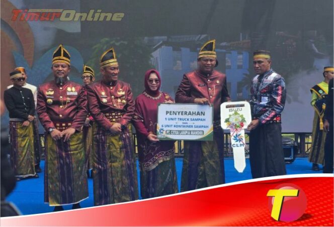 
					Momen HUT 23 Tahun Luwu Timur, CLM Berikan Bantuan Truk dan Kontainer Sampah