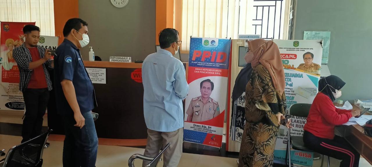 Komisi Informasi Provinsi Sulsel Kunjungi PPID Pelaksana Disdukcapil Lutim